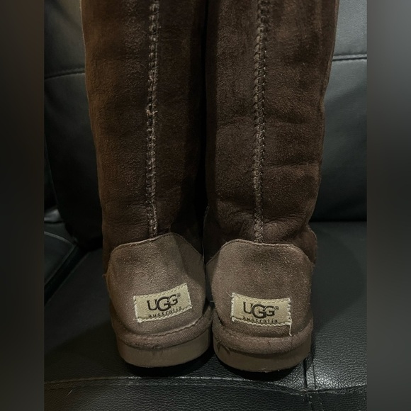 UGG Classic Tall Chocolate Brown Boots size 5 good condition of the leather! - Picture 6 of 9